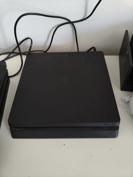 PS4 Slim 350 lei