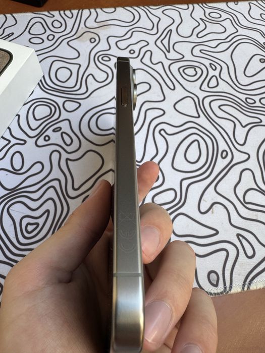 iPhone 15 Pro Max (256GB) – Natural Titanium