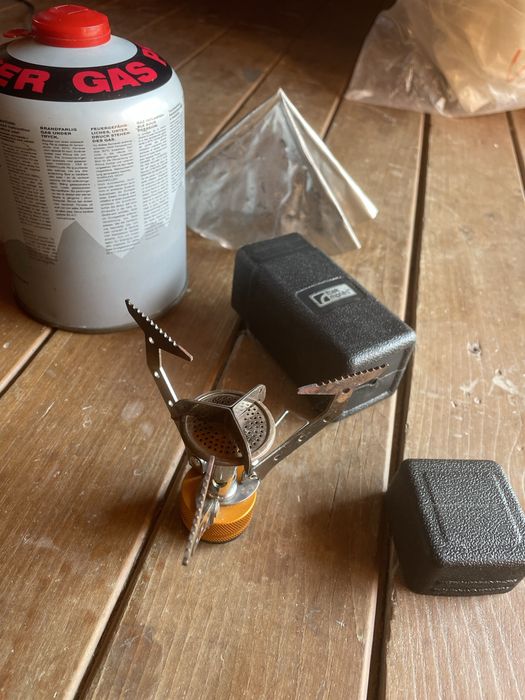 100 lei Primus super compact și butelie mare gaz patru sezoane