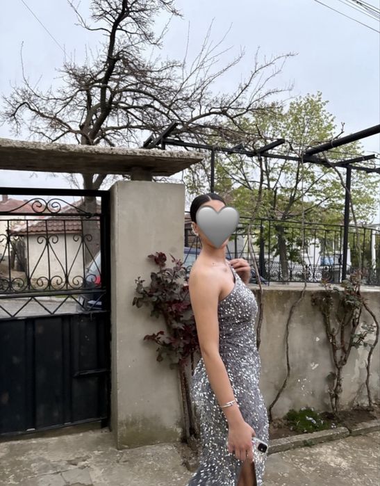 Блестяща рокля с пайети