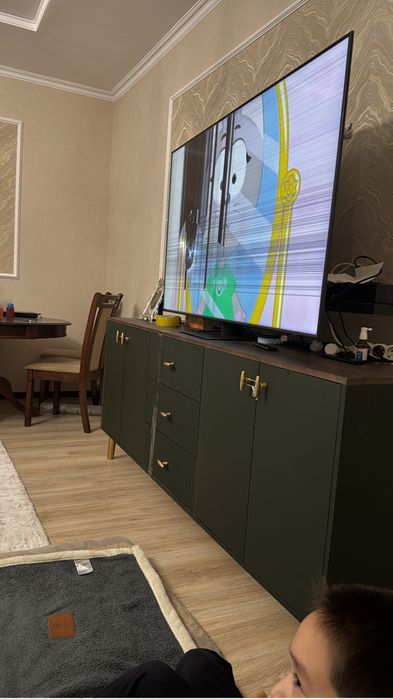 Продам телевизор на запчасти