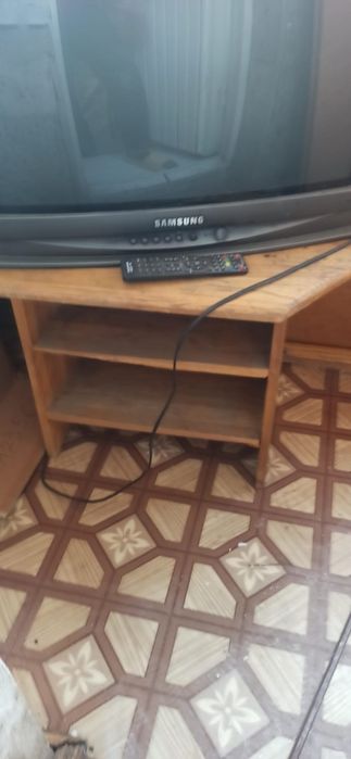 Кровать мебель кухня