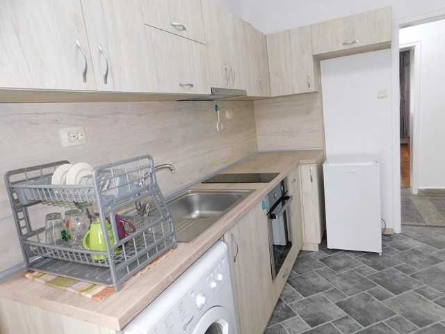 Дава се под наем Тристаен апартамент в Търговище, Център - 80 кв.м за 382.5 € - Снимка #5