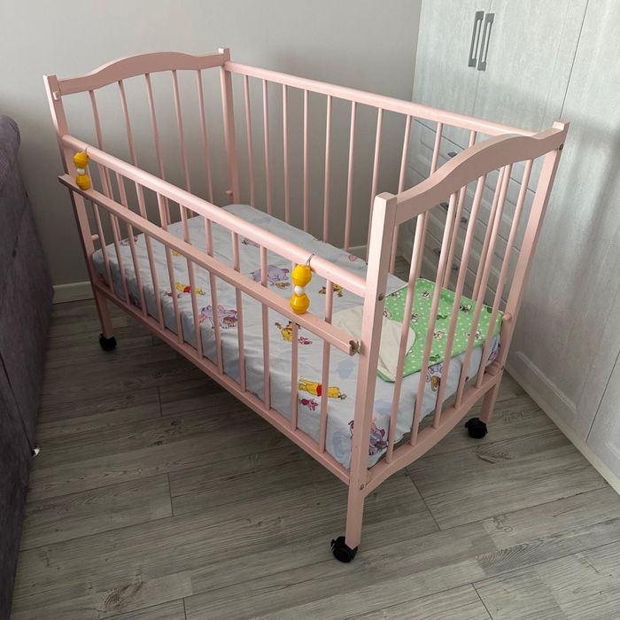 Продам детскую кроватку