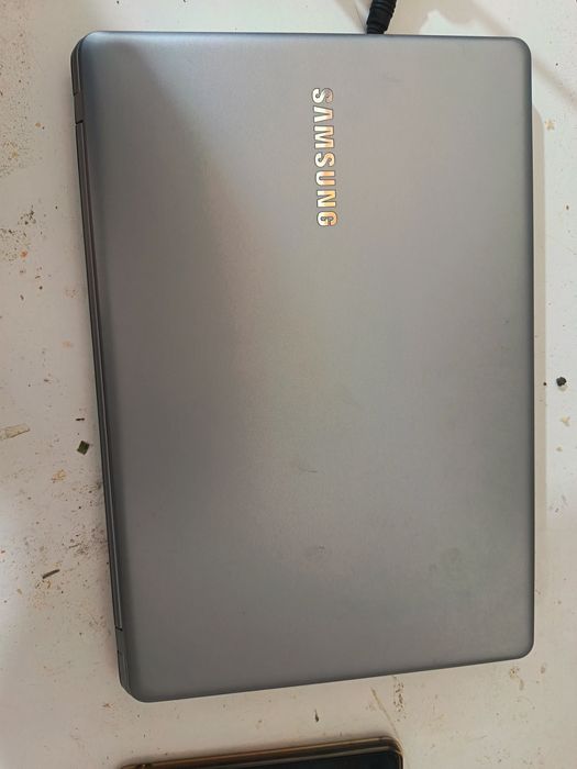 SAMSUNG noutbook