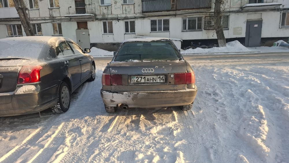 Продам ауди В 4 состаяние вопрос личка