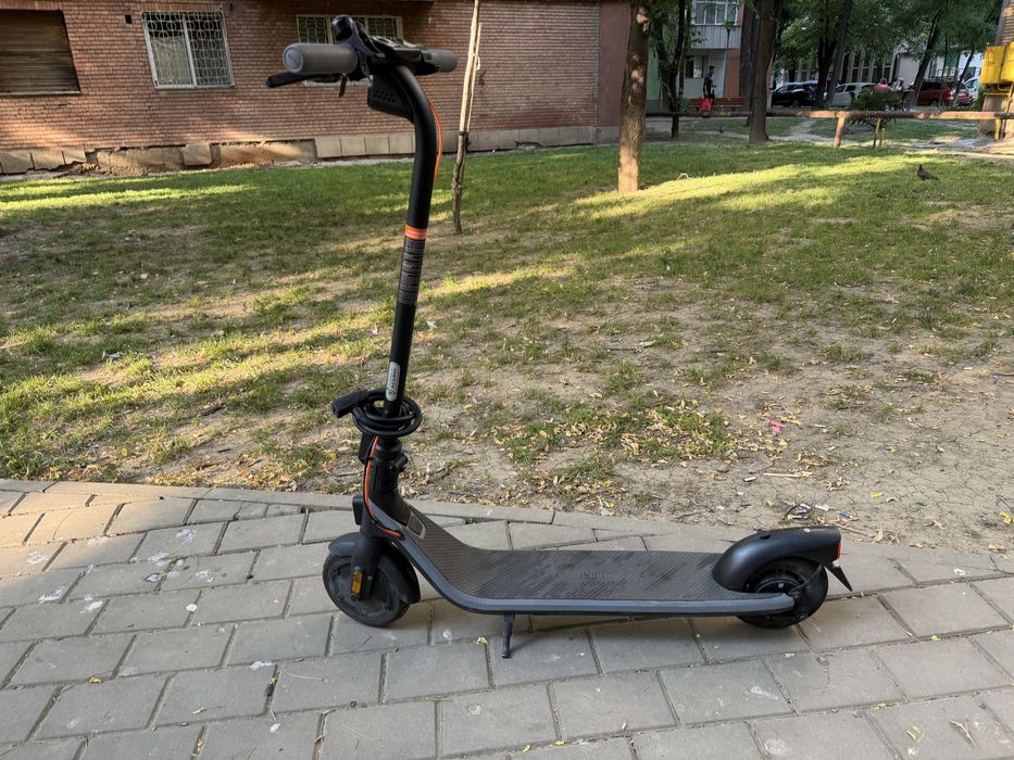 Trotineta electrica  Ninebot Kickscooter E2 Plus