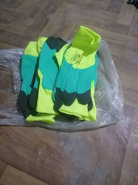 Продам болты шурупы