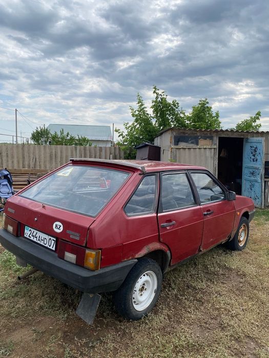 Продам машину ваз 2109