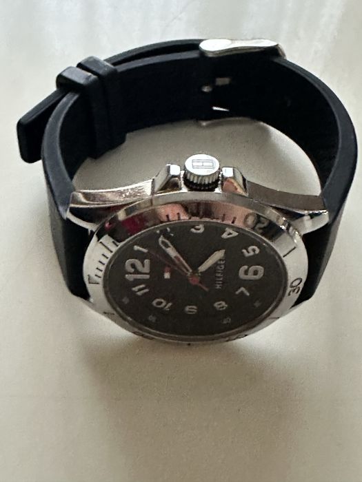 Часовник на Tommy Hilfiger