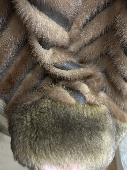 Palton exclusivist din blană naturală de nurcă (vizon)