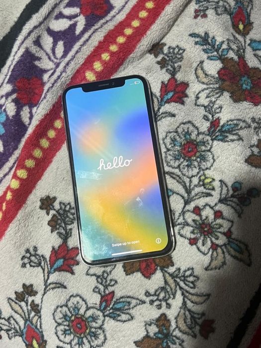 Продам iPhone X в отличном состоянии