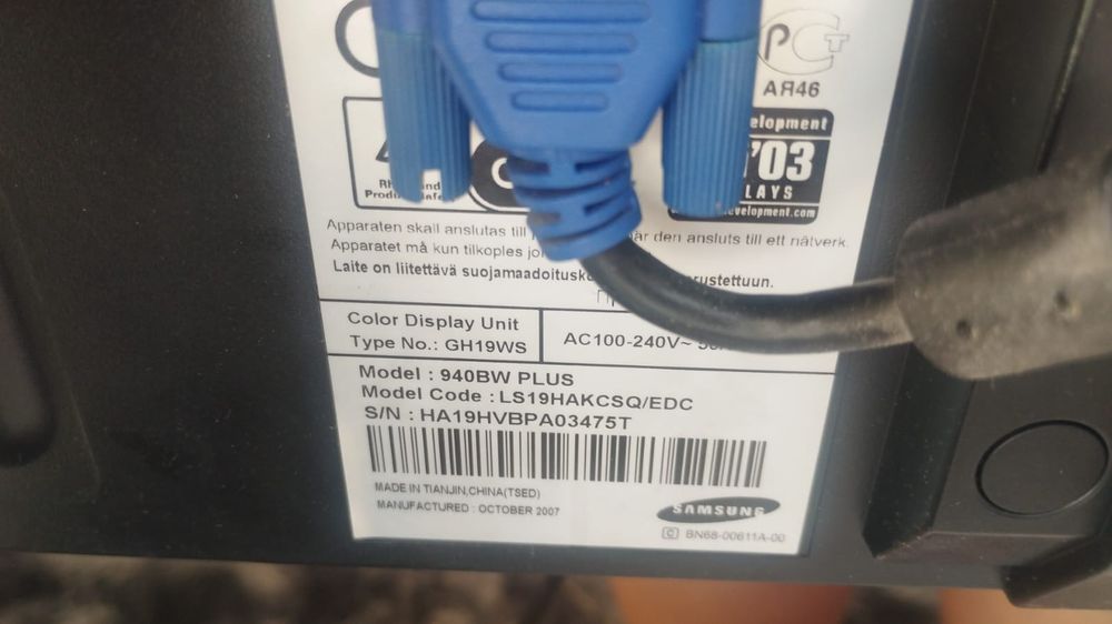 Samsung SyncMaster 940W PLUS   19