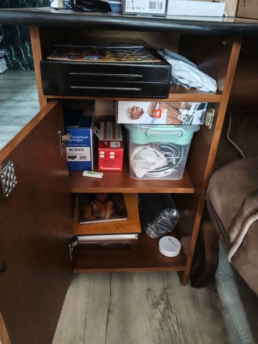 Продам стол для учёбы