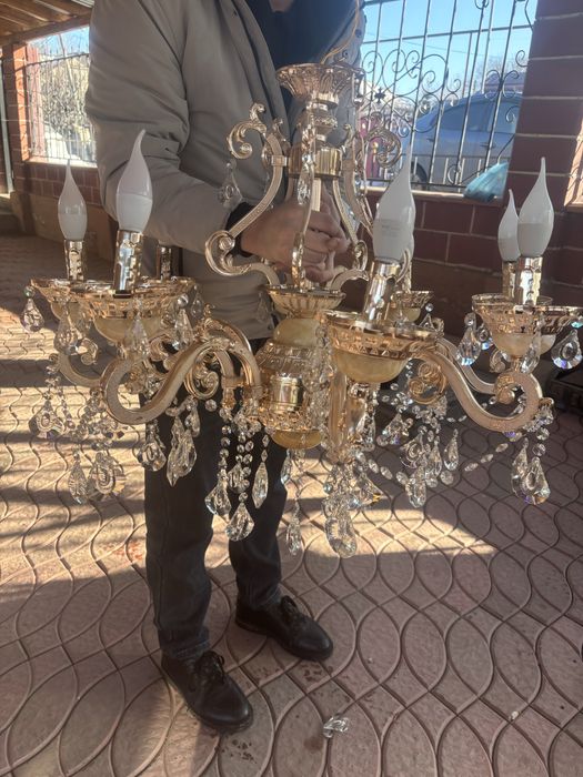 Люстра в зал отличном состоянии