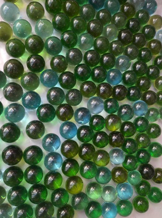 Стеклянные шарики.