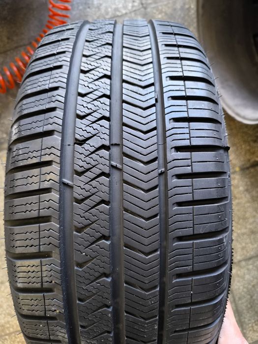 215 45 17 Vredenstein Quatrac 5 Всесезонни 2бр.