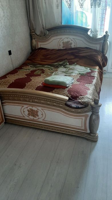 Спальный кровать