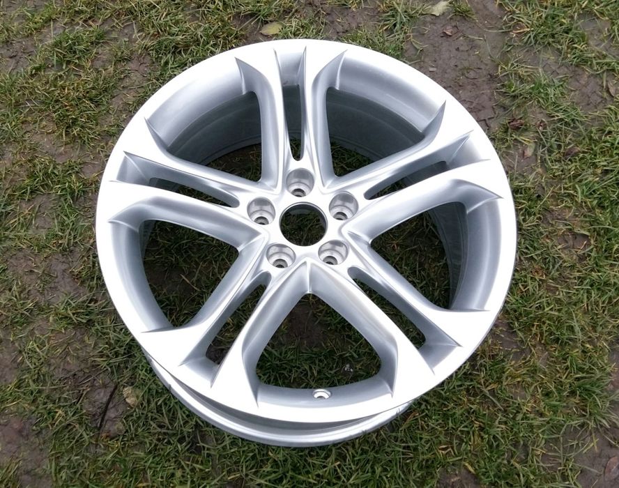 O bucată jantă R18 originală Peugeot seria 8Jx18 CH2 ET27 - 5x108