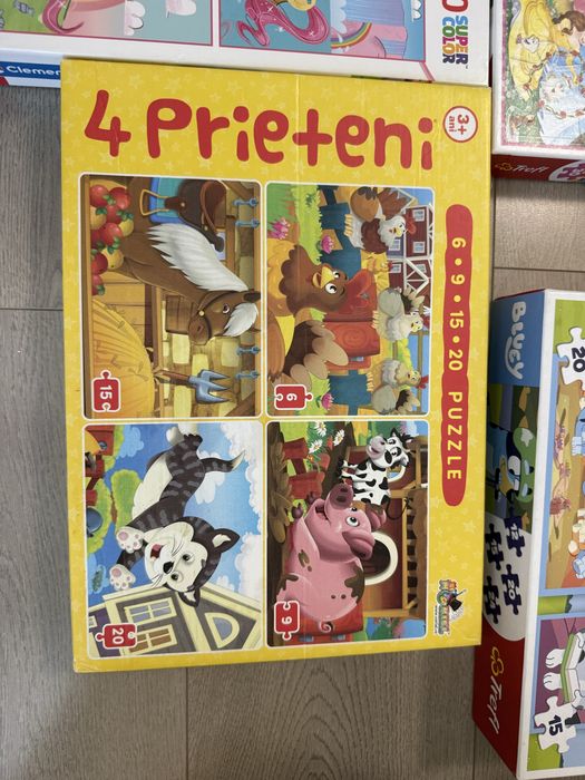 Lot puzzle si cateva jucarii