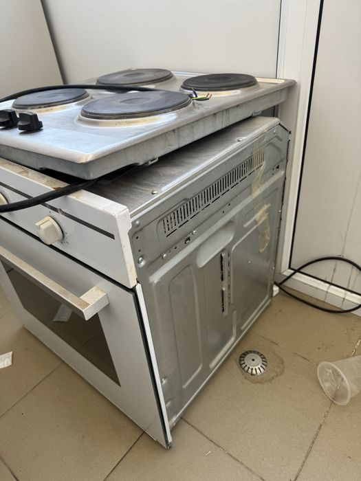 Продам встраиваемый духовой шкаф ( духовка)