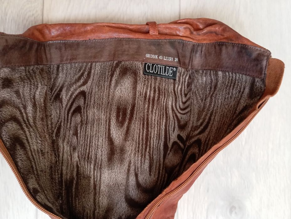 Сапоги осенние, кожа.