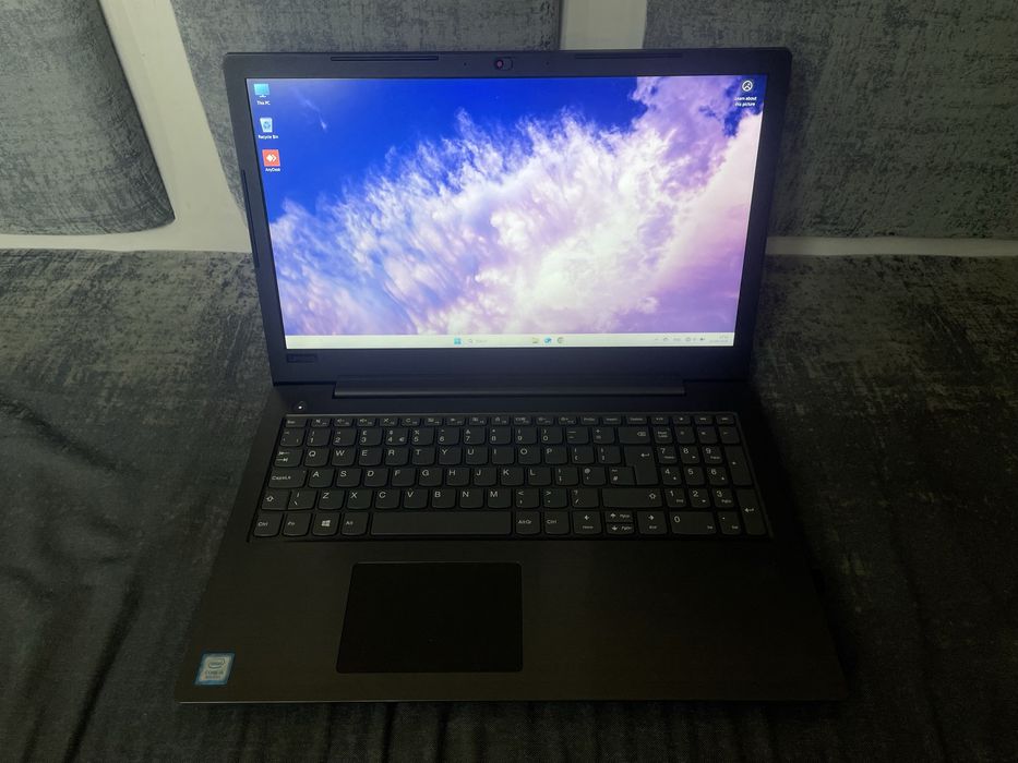 Laptop Lenovo V330-15IKB