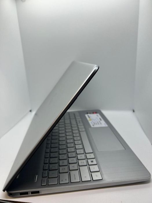 Laptop HP 15s-eq1035nq Ryzen 7 4700U, 15.6", Full HD, 16GB, 512GB -D-