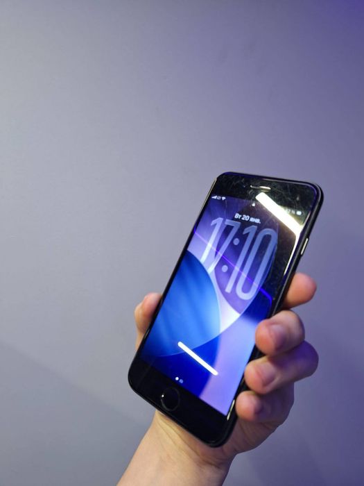 iPhone SE, 64 gb Айфон СЕ 2020года