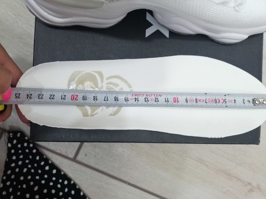 Бели маратонки Mexx