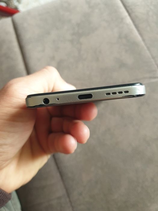 Infinix smart 9 128/6gb holati yaxshi