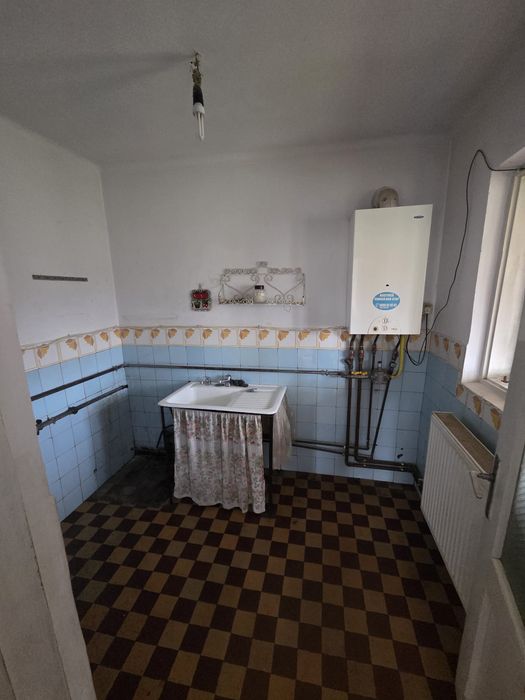 VÂND URGENT CASĂ VĂLENII DE MUNTE

Nr de contact 0724585432