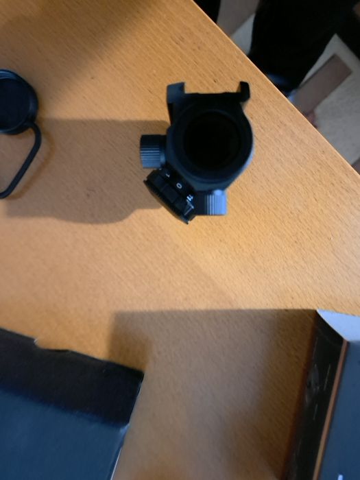 Бързомер с червена точка