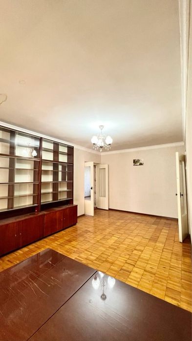 Прожается 4х комнатная квартира,быв Педагогическая,ул Бобура,86.6м2