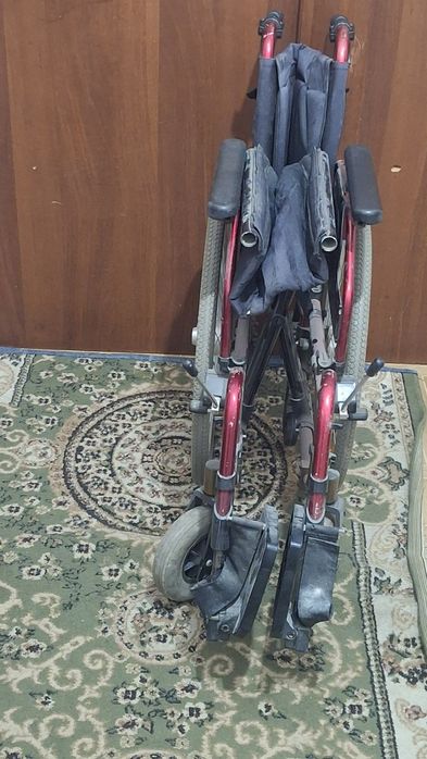 Инвалидная коляска