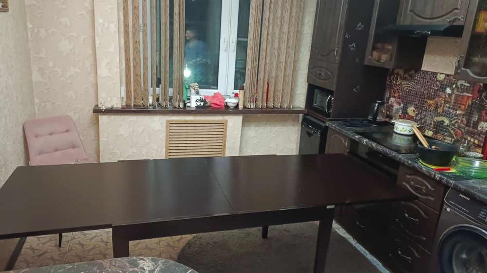 Продам кухонный стол