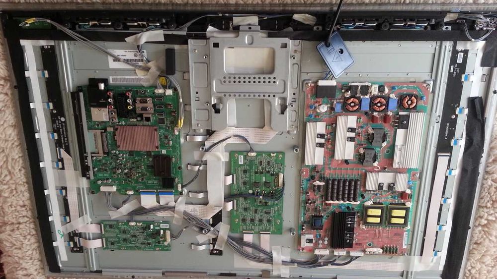 Телевизор LG 42LE8500 -ZA LED