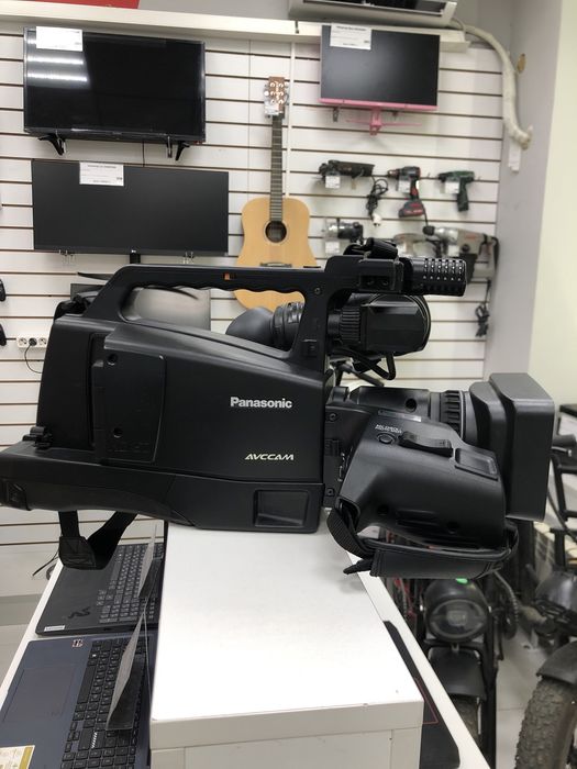 Видеокамера Panasonic AG-HMC84ER (p25)