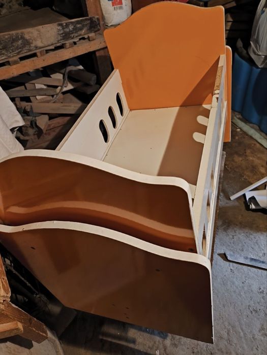 Коляска и стульчик для кормления и люлка срочно продается