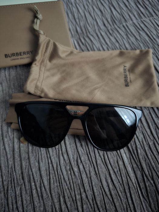 Солнцезащитные очки Burberry unisex