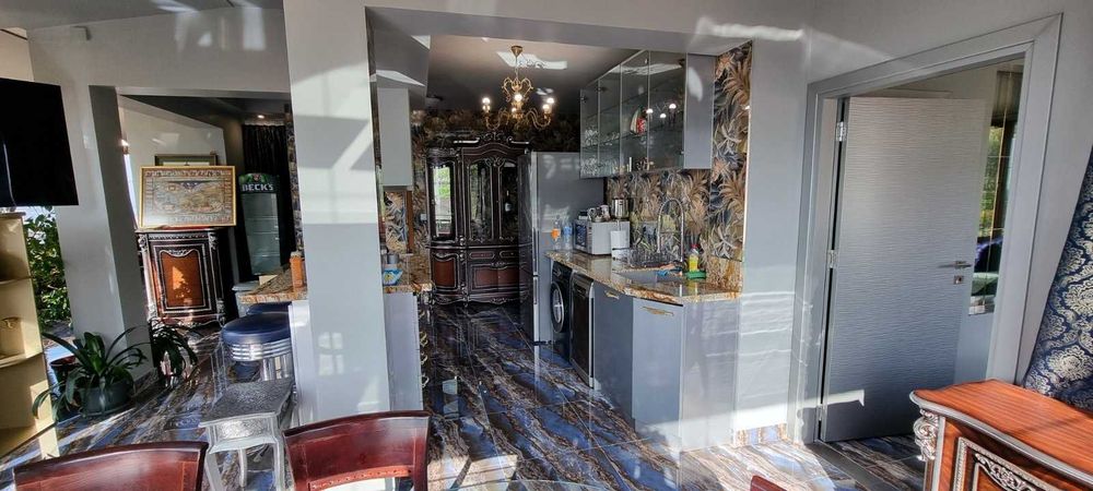 Дава се под наем Тристаен апартамент в София, Симеоново - 166 кв.м за 1300 € - Снимка #2