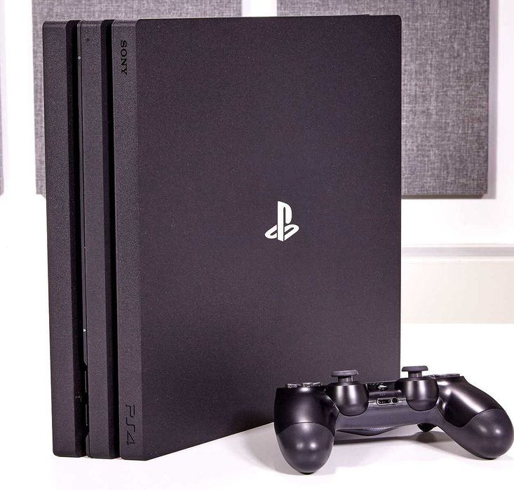 Продавам перфектен Sony PlayStation 4 PRO GOD OF WAR Limited Edition ПС4 ПРО с МНОГО ИГРИ PS4 Uncharted, Crash Bandicoot, The Last of Us, Hades, Princ
