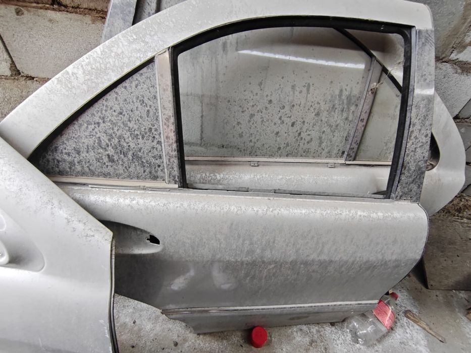 Двери мерседеса 220 коротыш