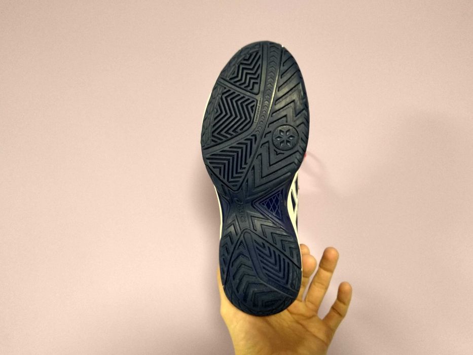 Нови детски Asics 39 номер