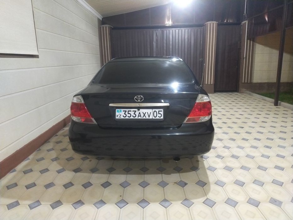 Продам срочно живую камри