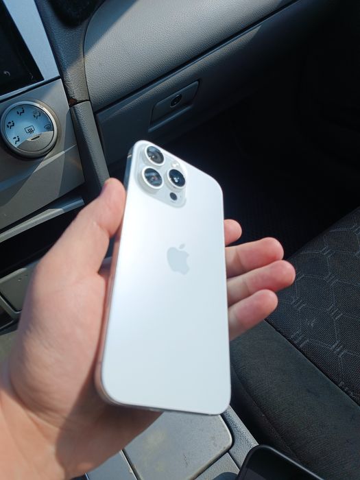 Продам айфон 16 про макс