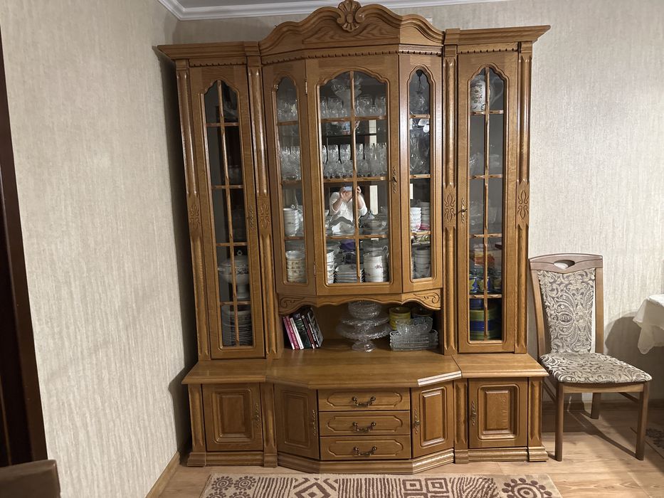 Белорусский шкаф витрина