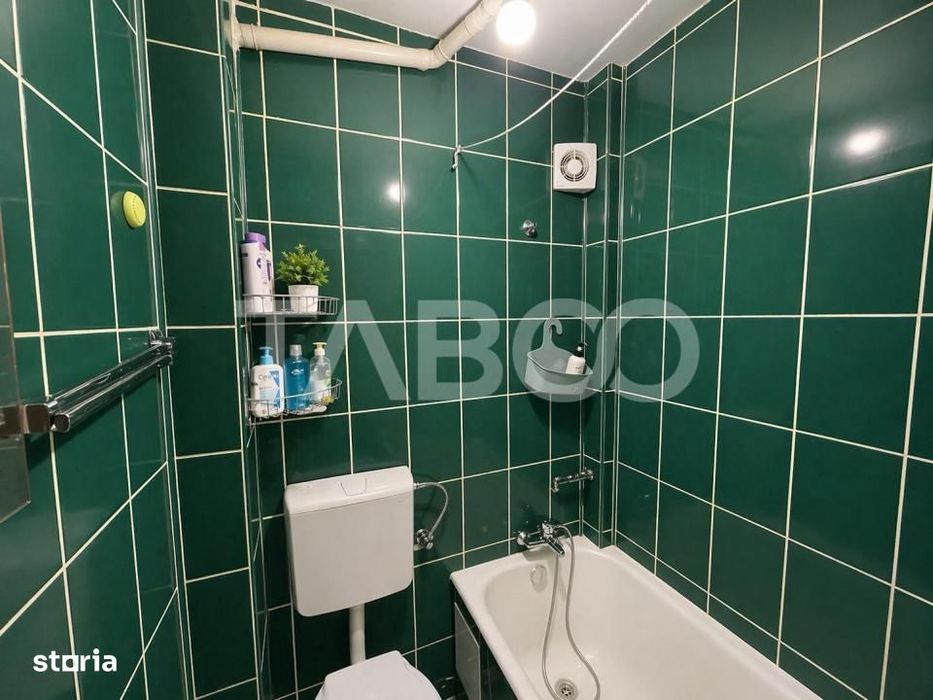Apartament  3 camere de vanzare semidecomandat  etaj intermediar Sibiu