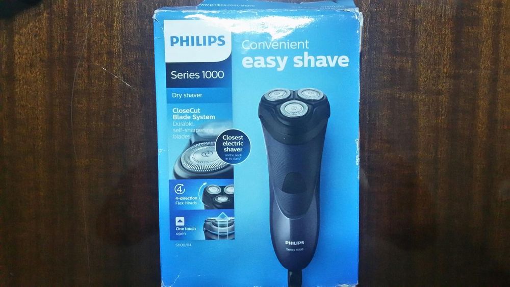 Чисто нова акумулаторна самобръсначка Philips