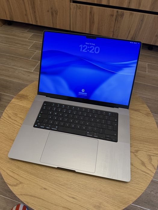 MacBook Pro 1TB (2021)